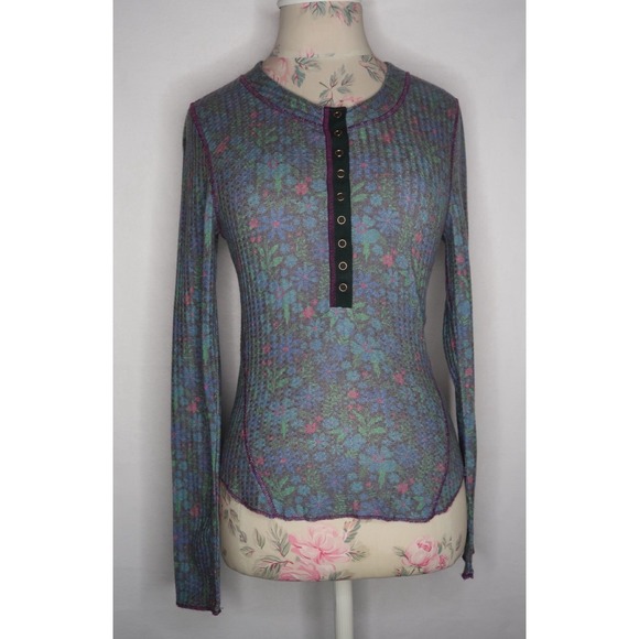 NATURAL LIFE Tops - Natural Life Reagan Floral Waffle Knit Snap Henley Thermal Top Women's Small EUC
